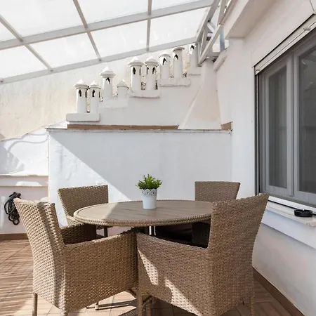 Valentina's With Large Sunny Balcony דירה