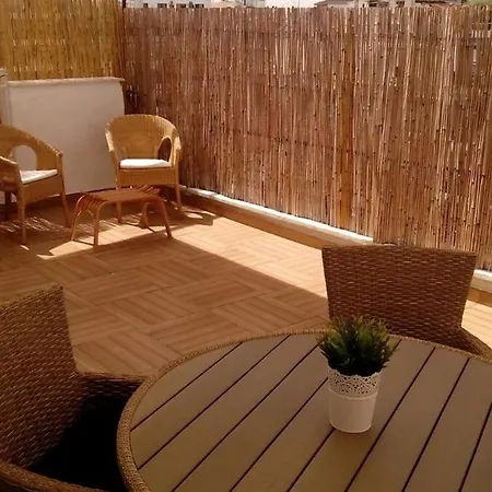 Valentina's With Large Sunny Balcony סלוניקי