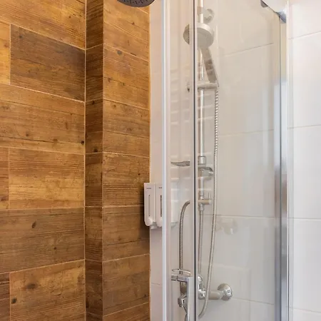 Valentina's With Large Sunny Balcony * Thessaloníki