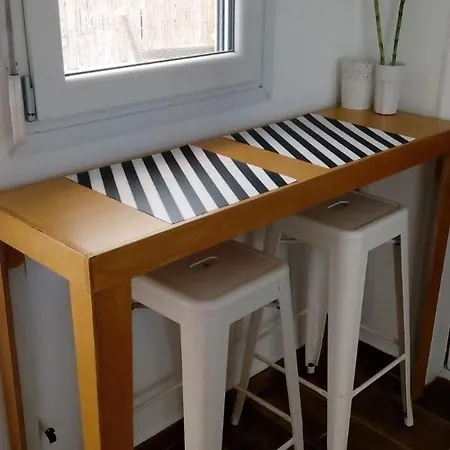 Valentina's With Large Sunny Balcony *